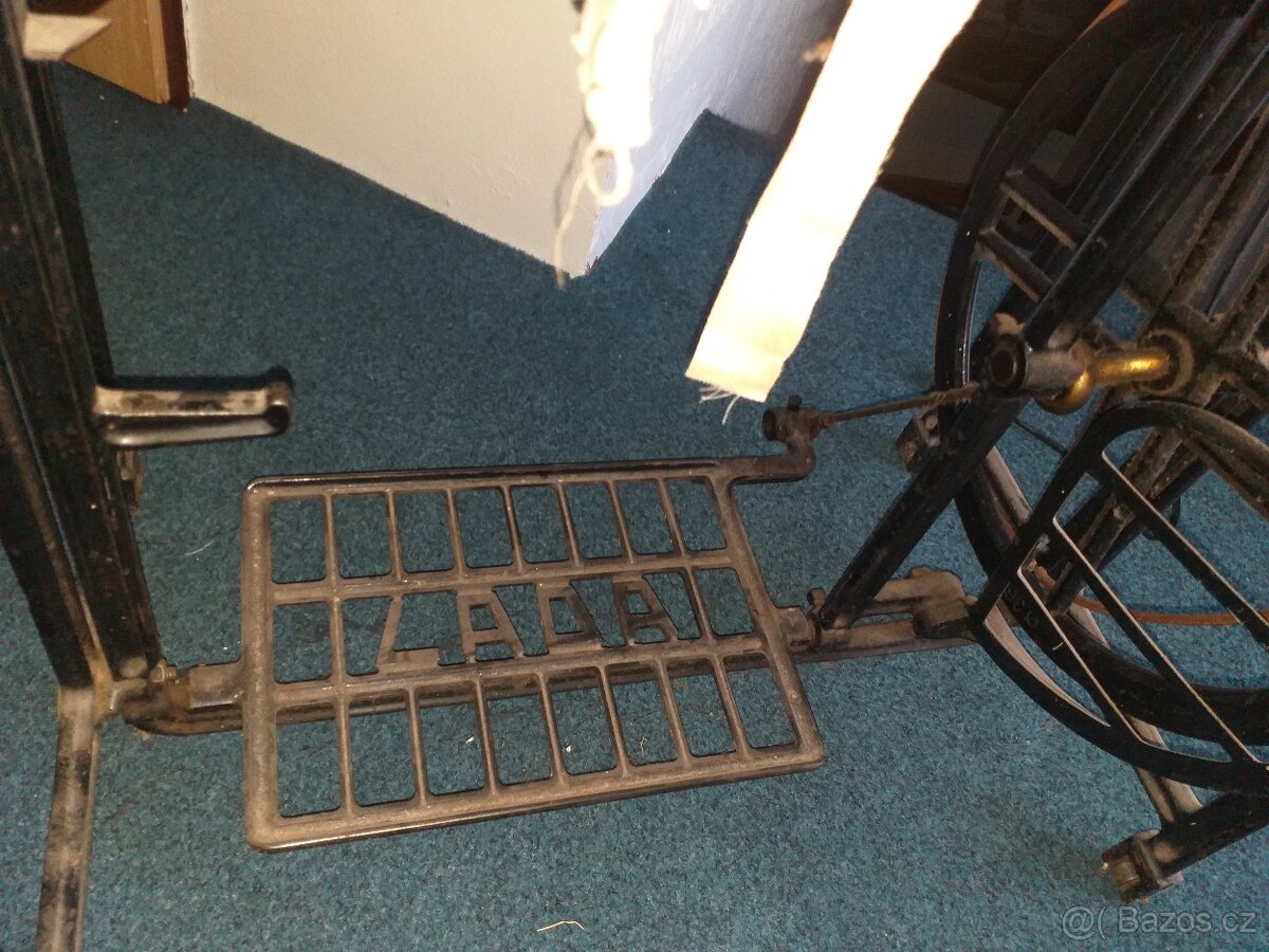 Šicí stroj LADA - 6