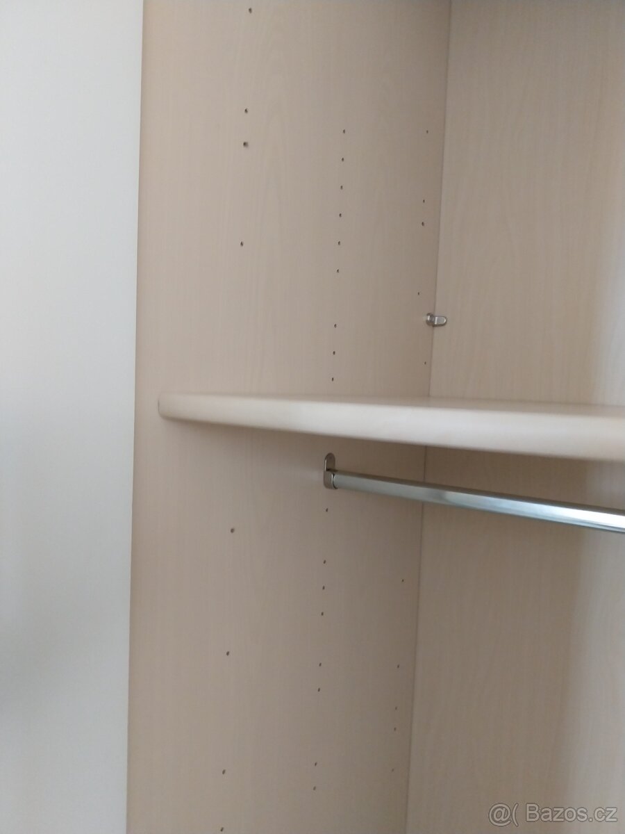 Velká bílá šatní skříň - 6