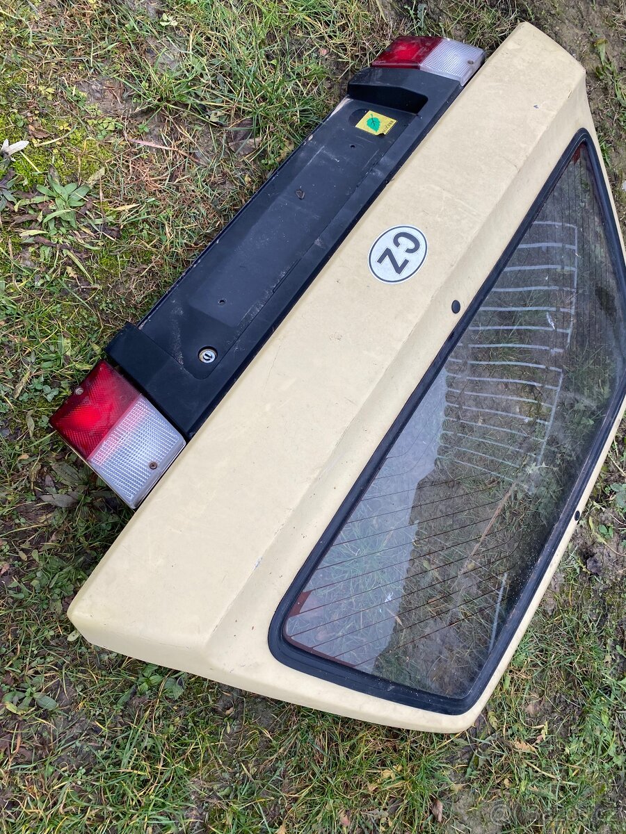 Favorit víko kufru - 6