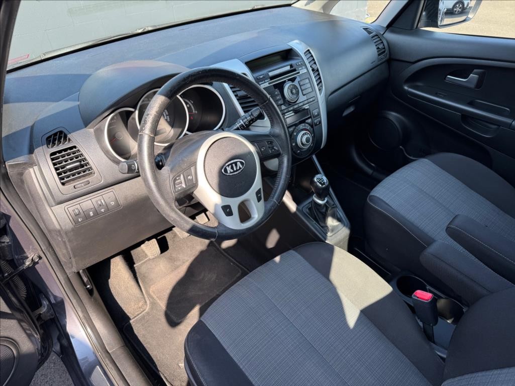 Kia Venga 1,6 (2012) - 6