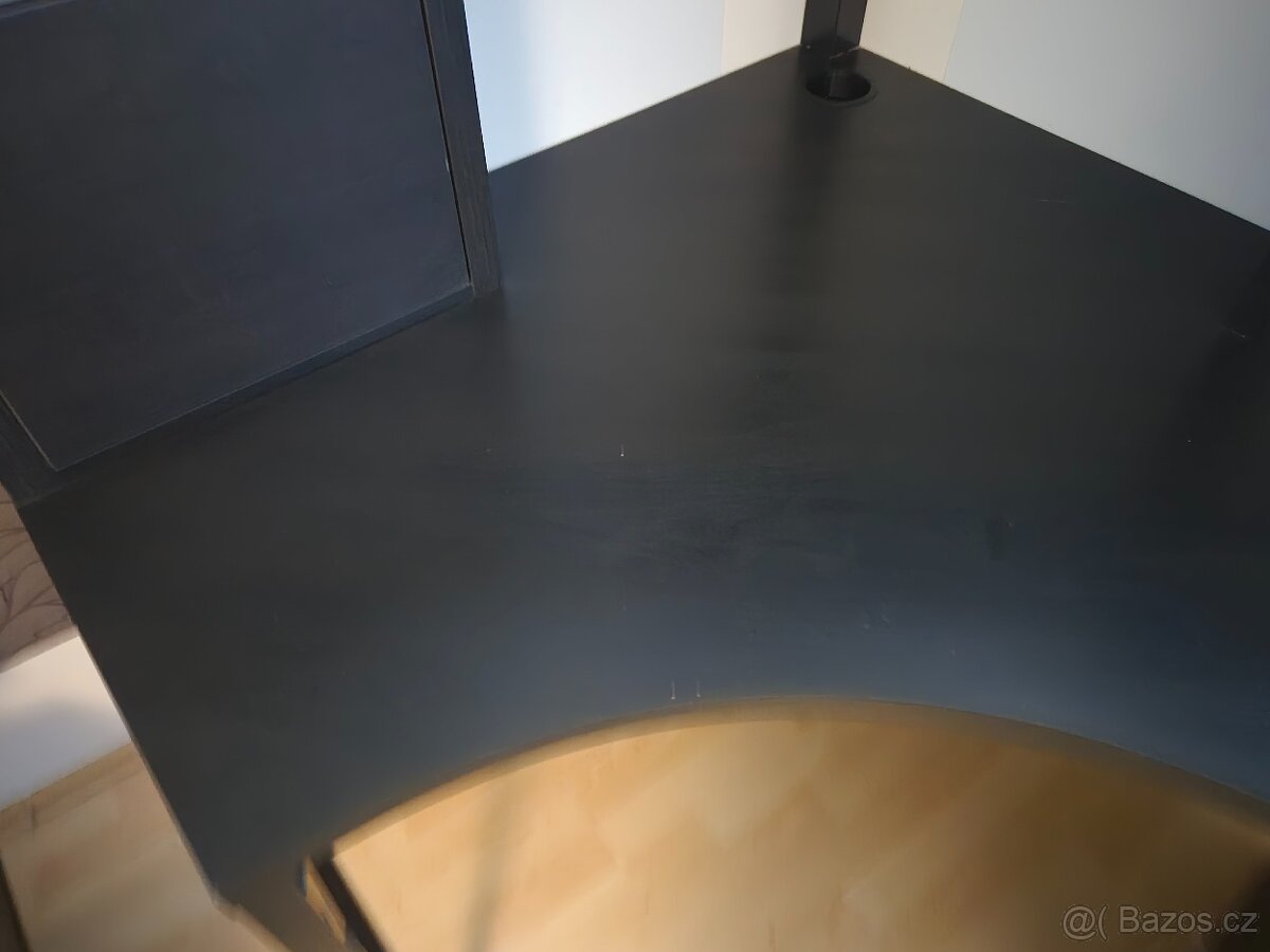 Rohový stůl IKEA - MICKE - 6