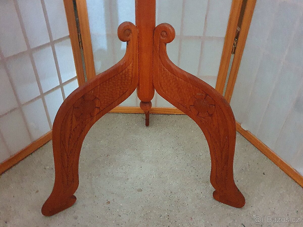 Dřevěný stojan/věšák - 6