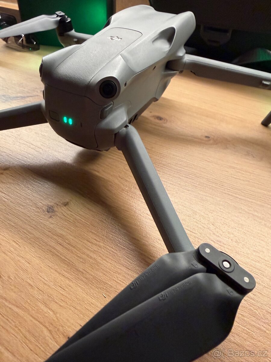 DJI Air 3 Fly More Combo - 6