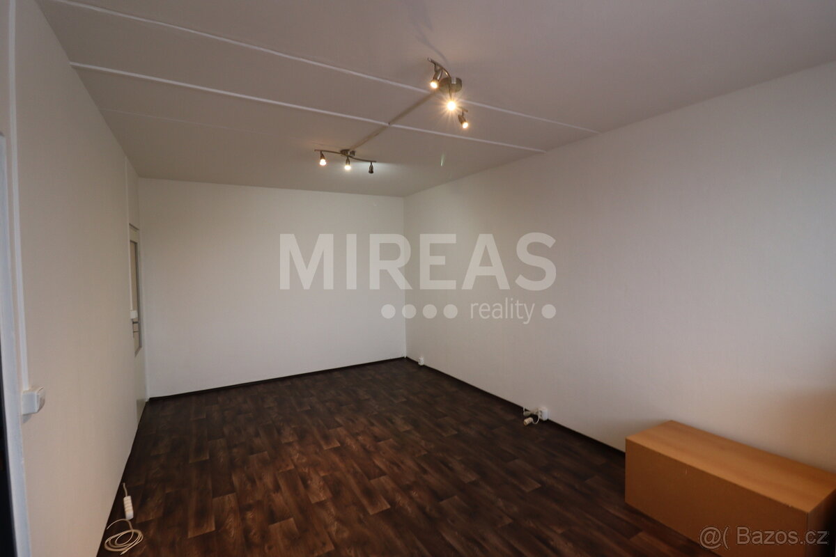 Milovice, pronájem bytu 2+1, 61 m2 s lodžií a sklepem, okr. - 6