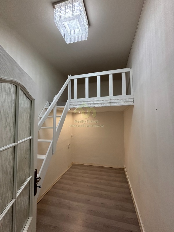 Plzeň – prodej cihlového bytu 3+kk s prostornou šatnou, komo - 6