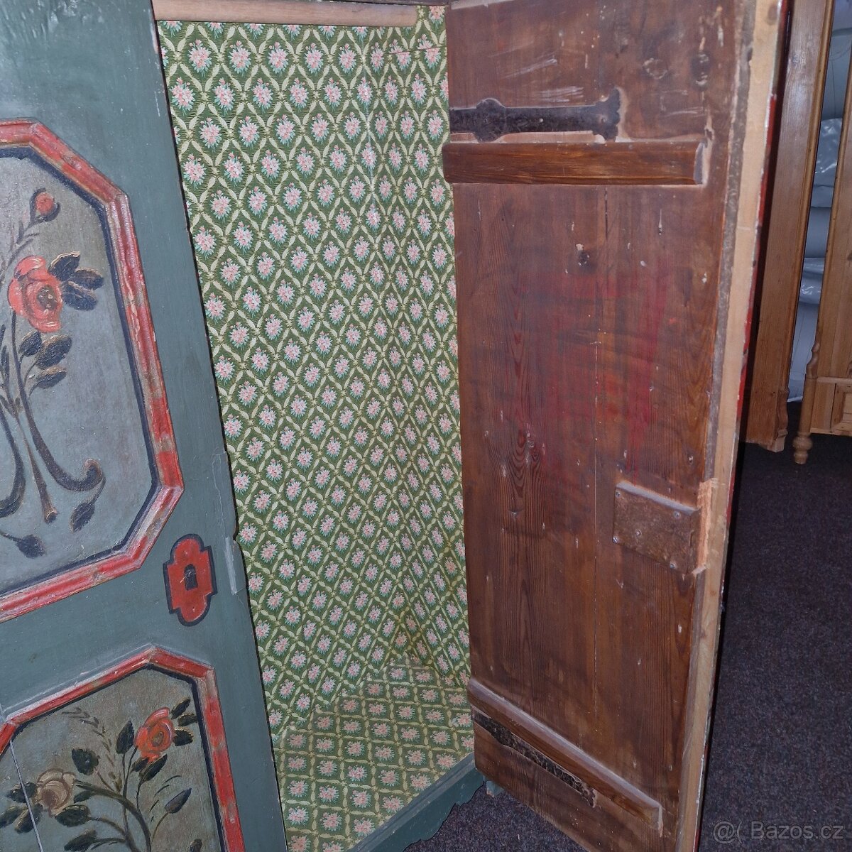 Starožitná skříň malovaná - 6