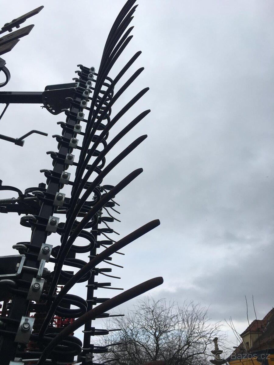 Kultivátor Kverneland TIGER 600 - v provozu od 2022 - 6