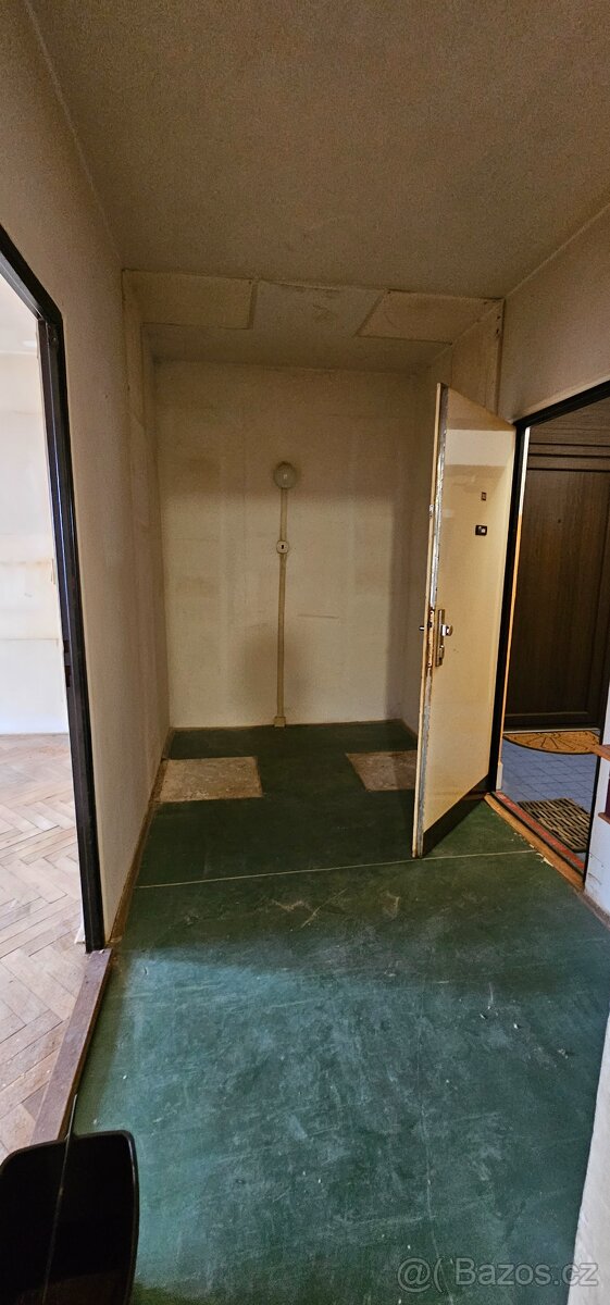 BYT 2+1 68m2 ve Staré Roli s balkonem - 6