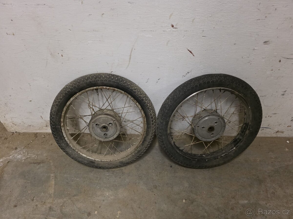 Kola ze starého motocyklu Jawa pionýr - 6