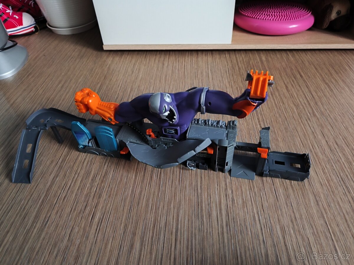 HotWheels beast bash - 6