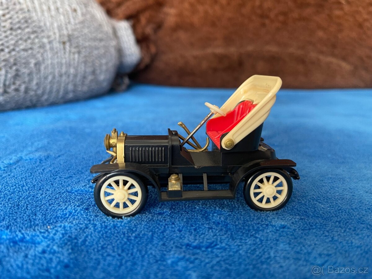 Tři retro autíčka - 6