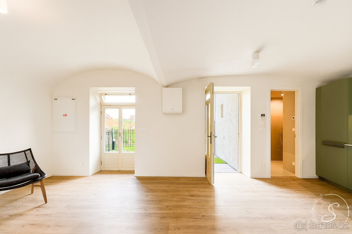 Pronájem bytu 1+kk 34 m² - 6