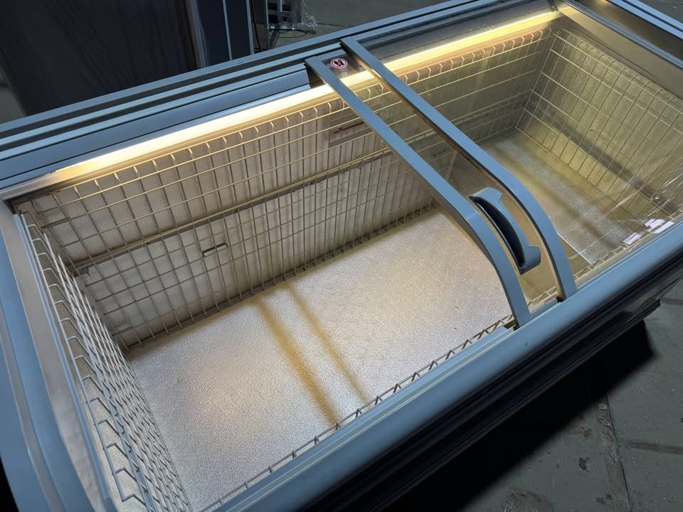 Prosklený pultový mrazák AHT Athen 175 - 6