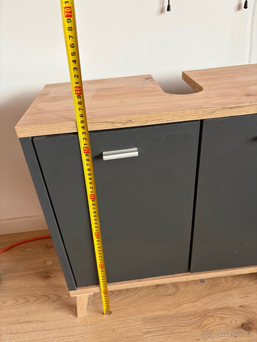 Umyvadlová skříňka - 6