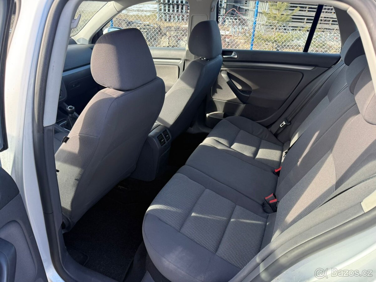 VW Golf 1,6 mpi - 6