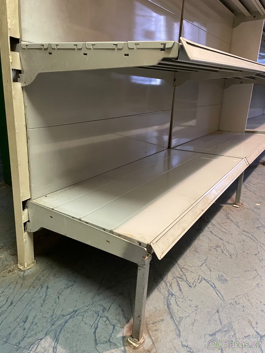 Kovové regály vybavení prodejny - 6