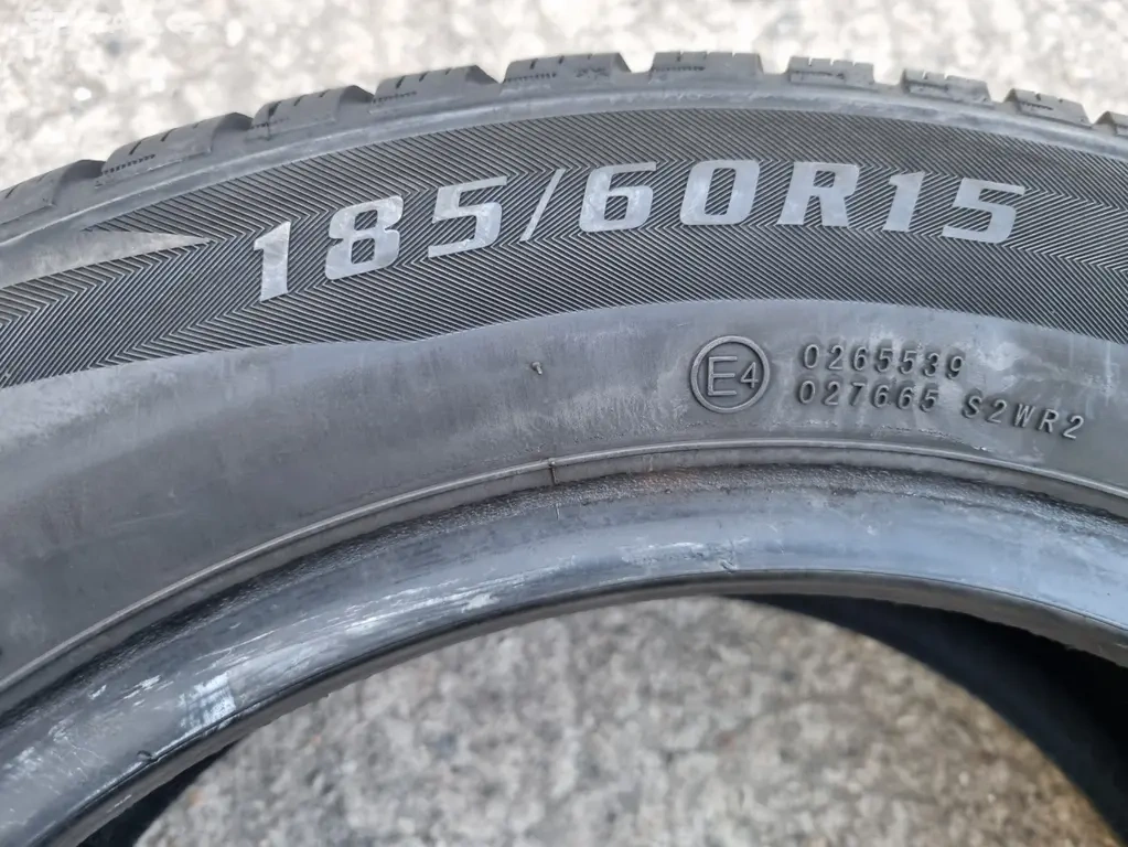 Zimní pneumatiky 185/60 R15 84T. - 6