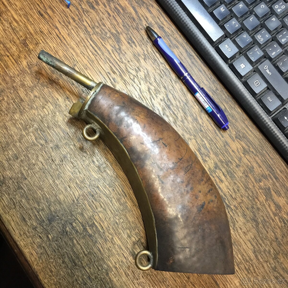 stará prachovnice mosaz měď - zásobník na střelný prach - 6