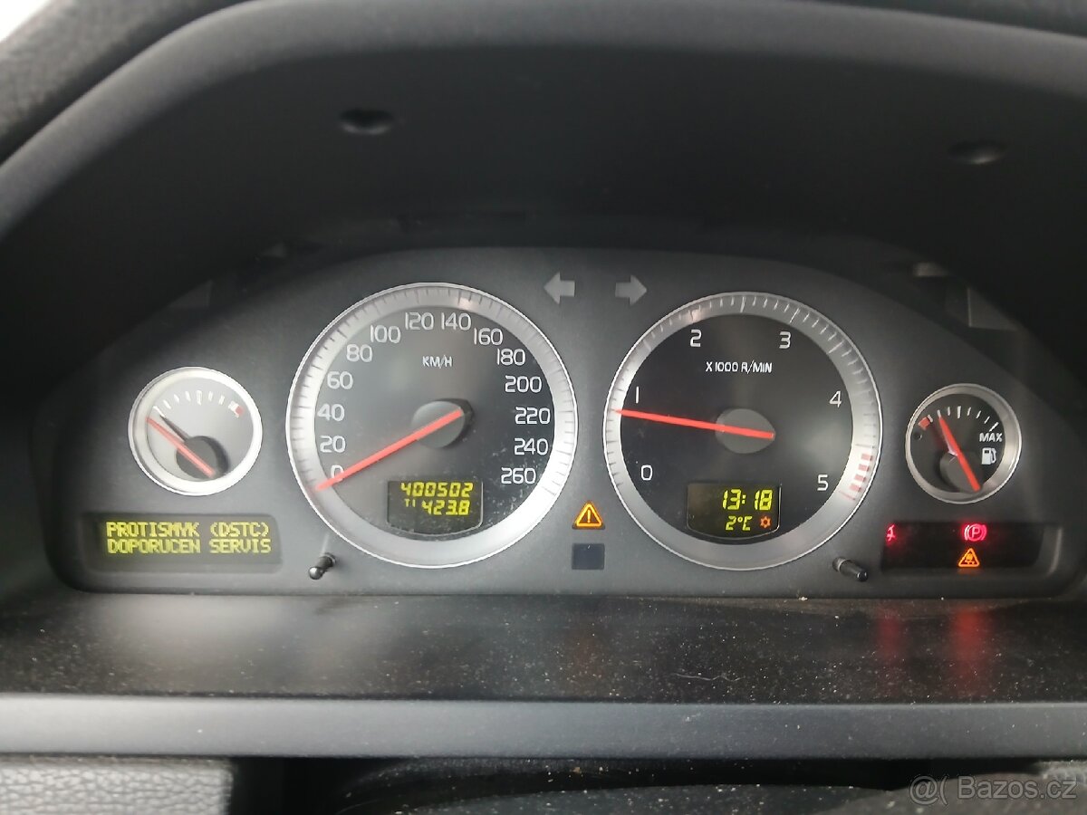 Volvo xc90 2.4d 136kw manual 7míst - 6