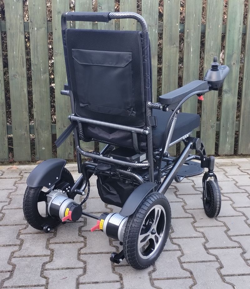 Skládací elektrický invalidní vozík. - 6