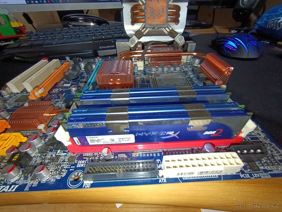 Zakladní deska Gigabyte GA-P35-DS4 +procesor a ram - 6