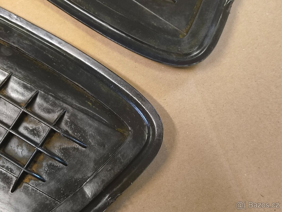 Nákolenice gumové boky nádrže ČZ 125 175 477 476 Aprilia - 6