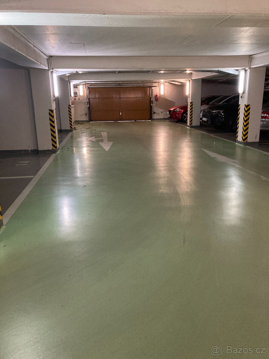 Pronajem garazoveho stani Praha 8 - 6