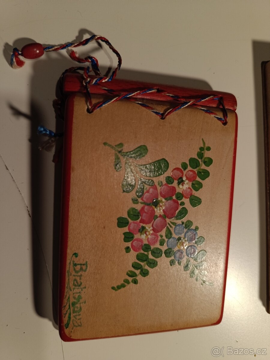 Staré krabičky a plakety - 6