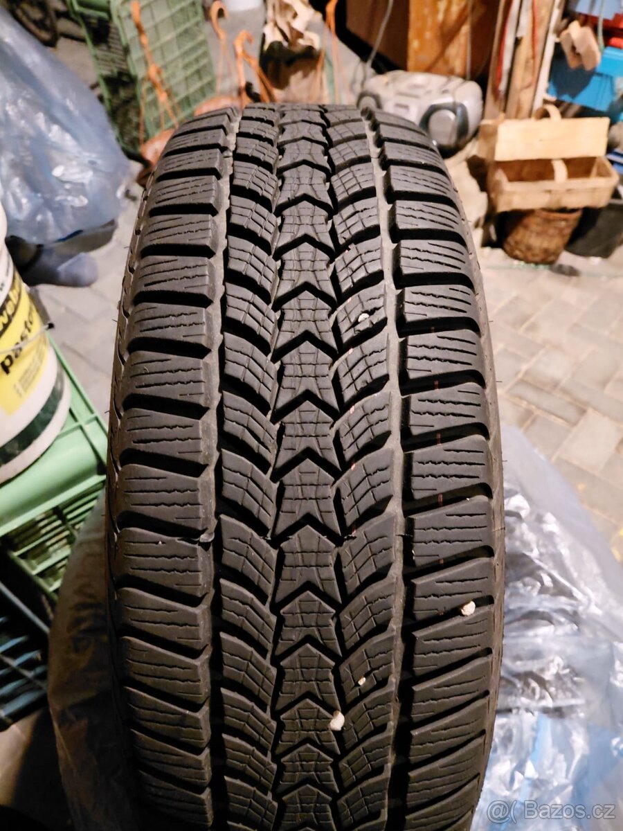 Zimní pneu 205/60/16 - 6