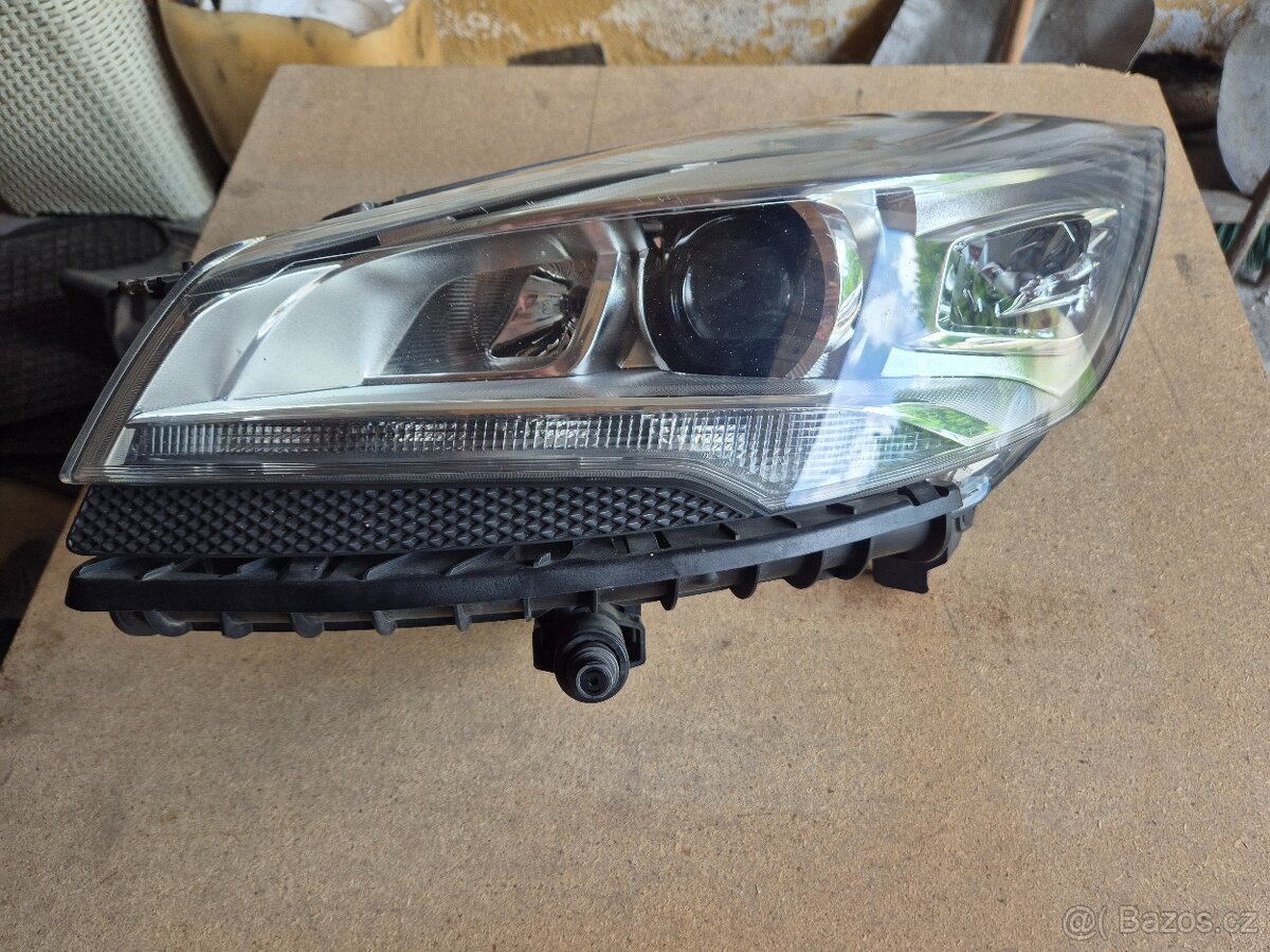 Levé přední světlo Xenon Kuga MK 2 - 6
