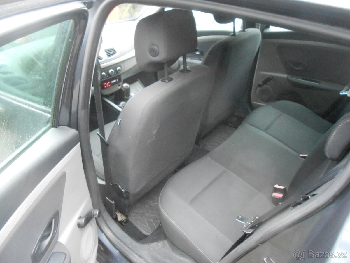 renault megan 1,6 /74kw benzin najeto 109t km rok 2011 - 6