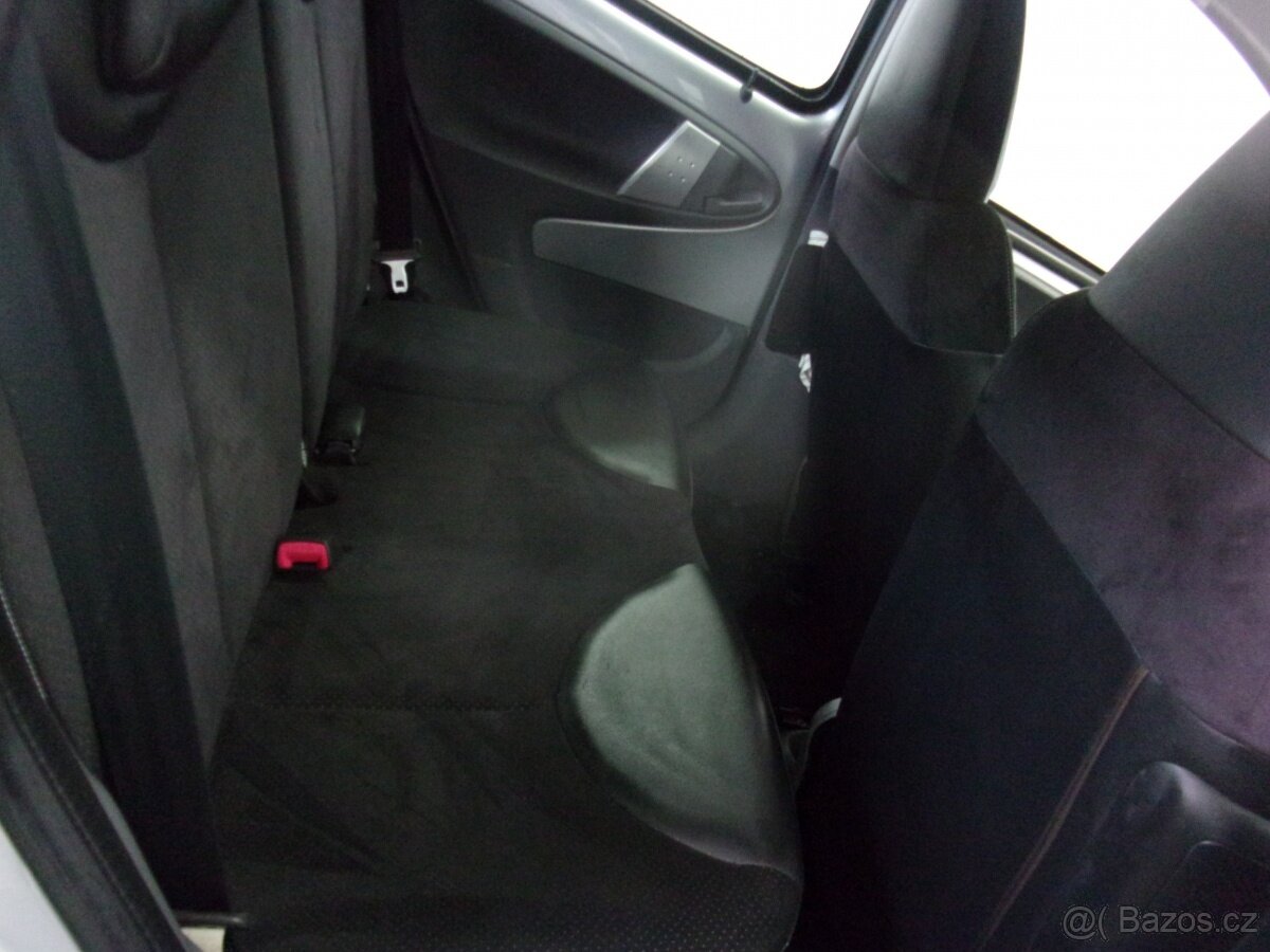 Peugeot 107 1,0 A/C - 6