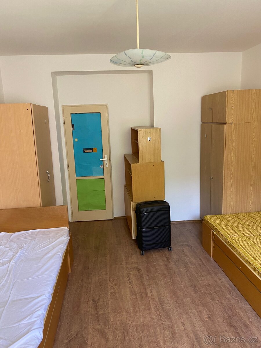 pokoj pro 2 osoby studenty Brno ul. Bayerova - 6