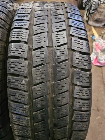 Prodám 2X Zimní Pneumatiky 235 65 R 16,C, - 6