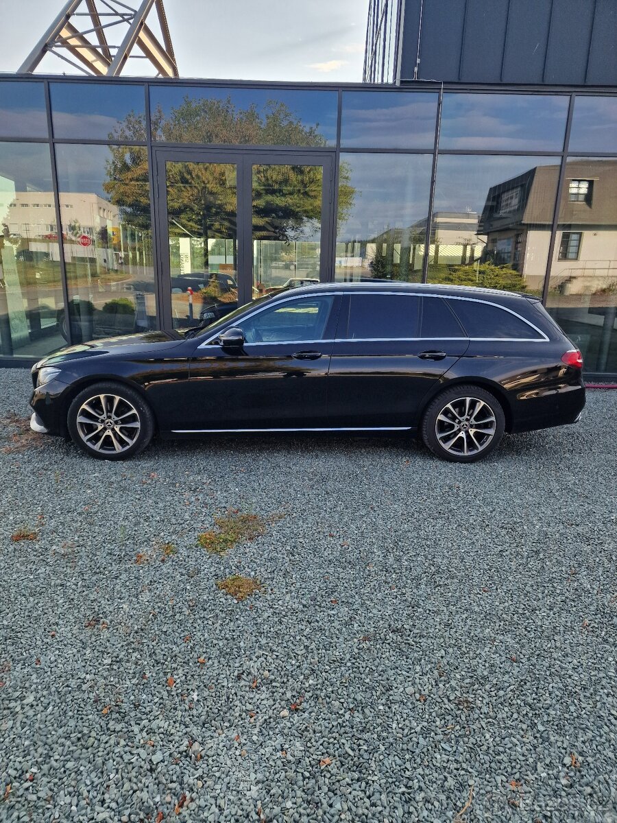 Mercedes-Benz E220d, kombi, panorama, Webasto, tažné, kůže - 6