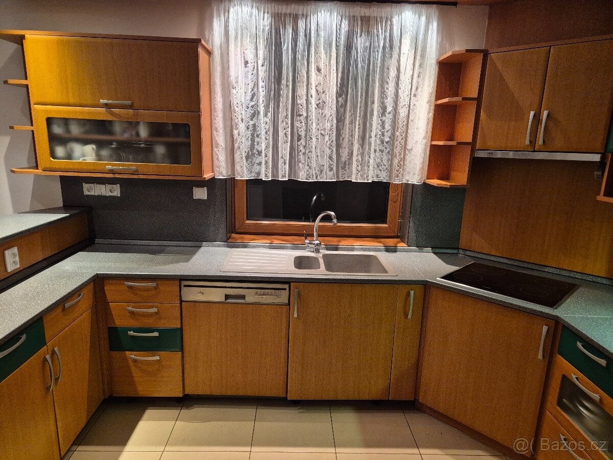 Kuchyňská linka v dekoru třešeň. - 6