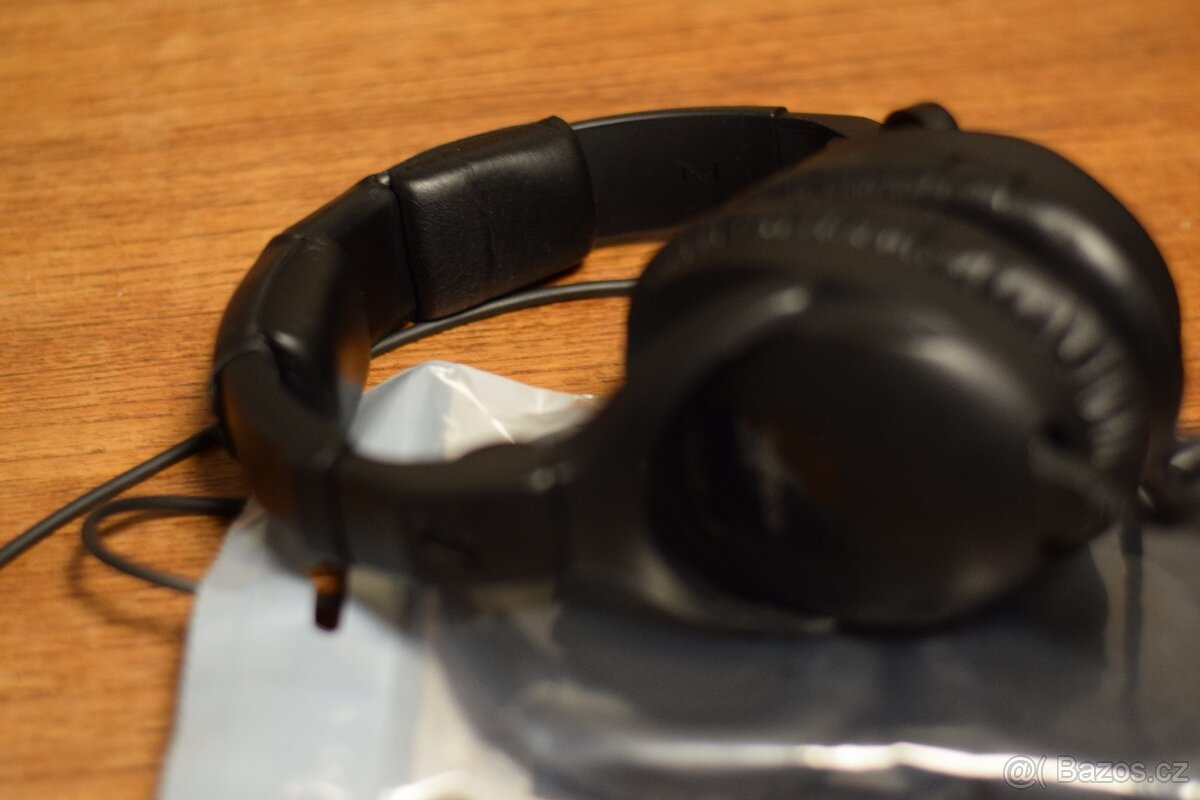 sluchátka Sennheiser HD 300 PRO - 6