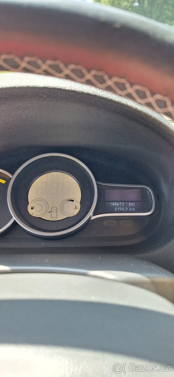 Renault Mégane 2011, 1.5 dci - 6