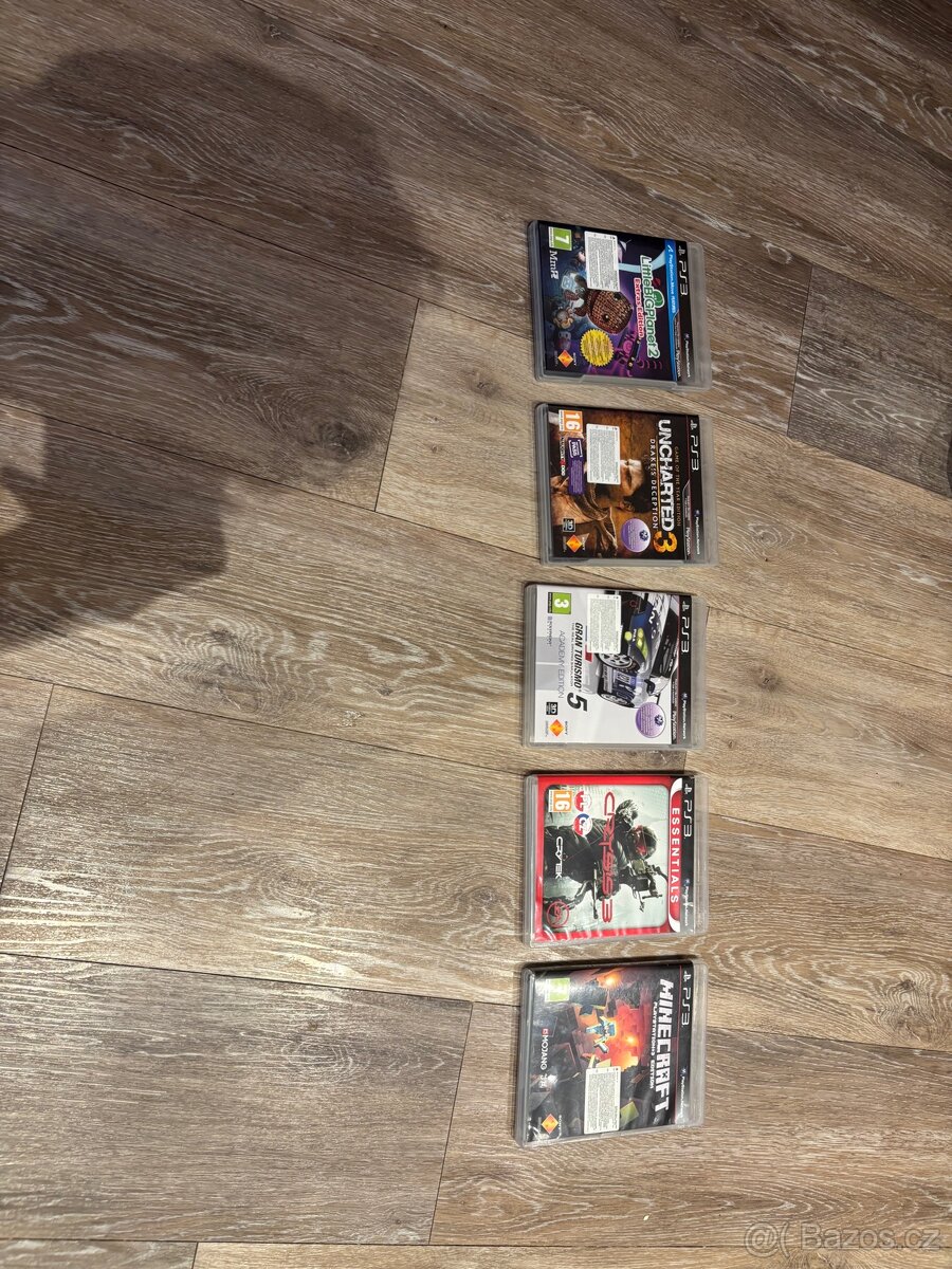 PLAYSTATION 3 – Konzole + 2 ovladače + volant + 5 her - 6