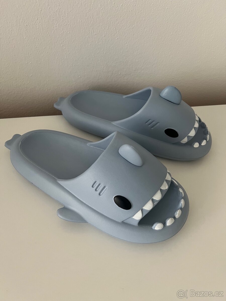 Comfyfins Shark slide Pantofle, žabky - 6