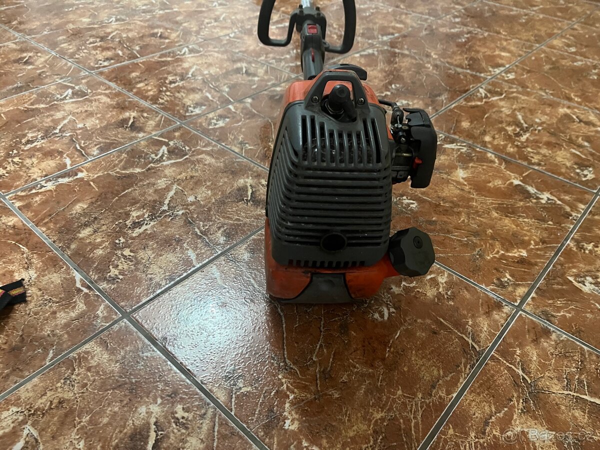 Křovinořez Oleo-Mac 722S - 6