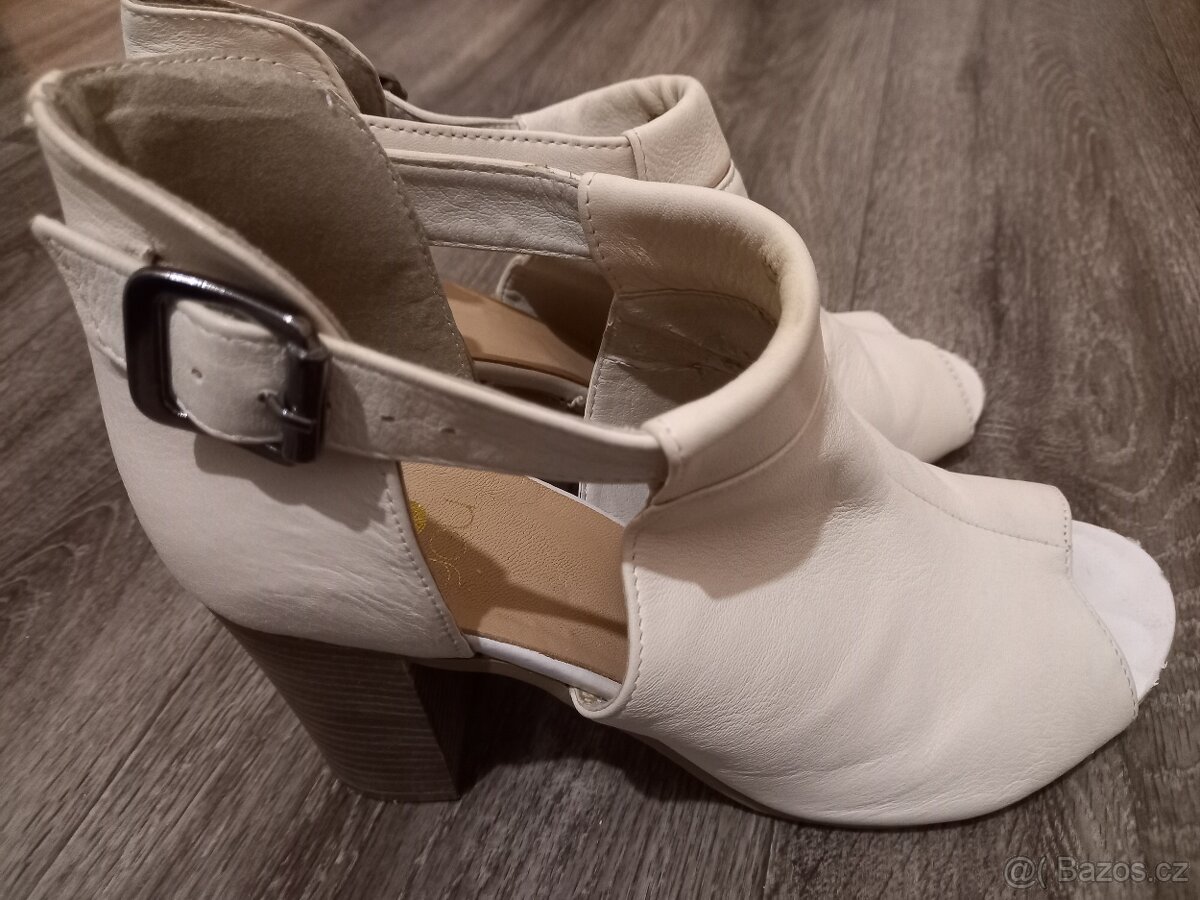 Kožené boty s otevřenou špicí vysokým podpatkem 41 - 6