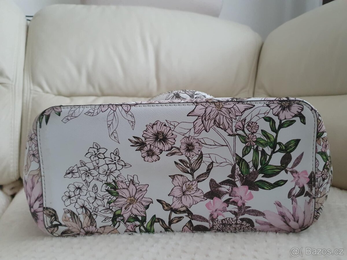 Nová kabelka Guess - 6