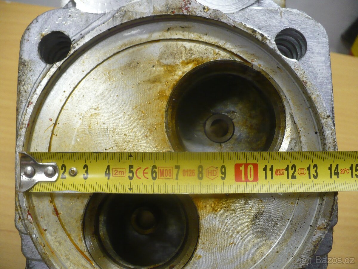 TATRA T148 / 138 hlava válce motoru - 6