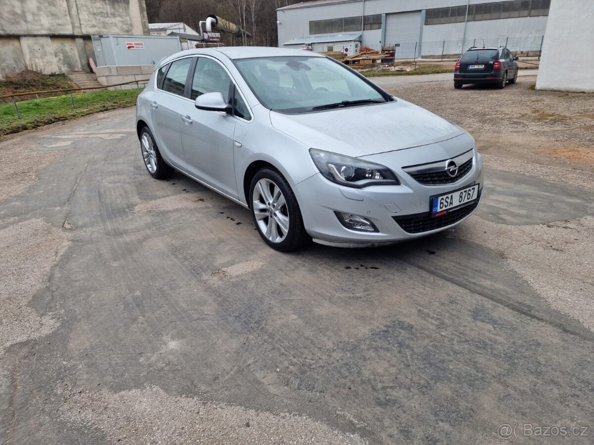 OPEL ASTRA J r.v 2010, - 6