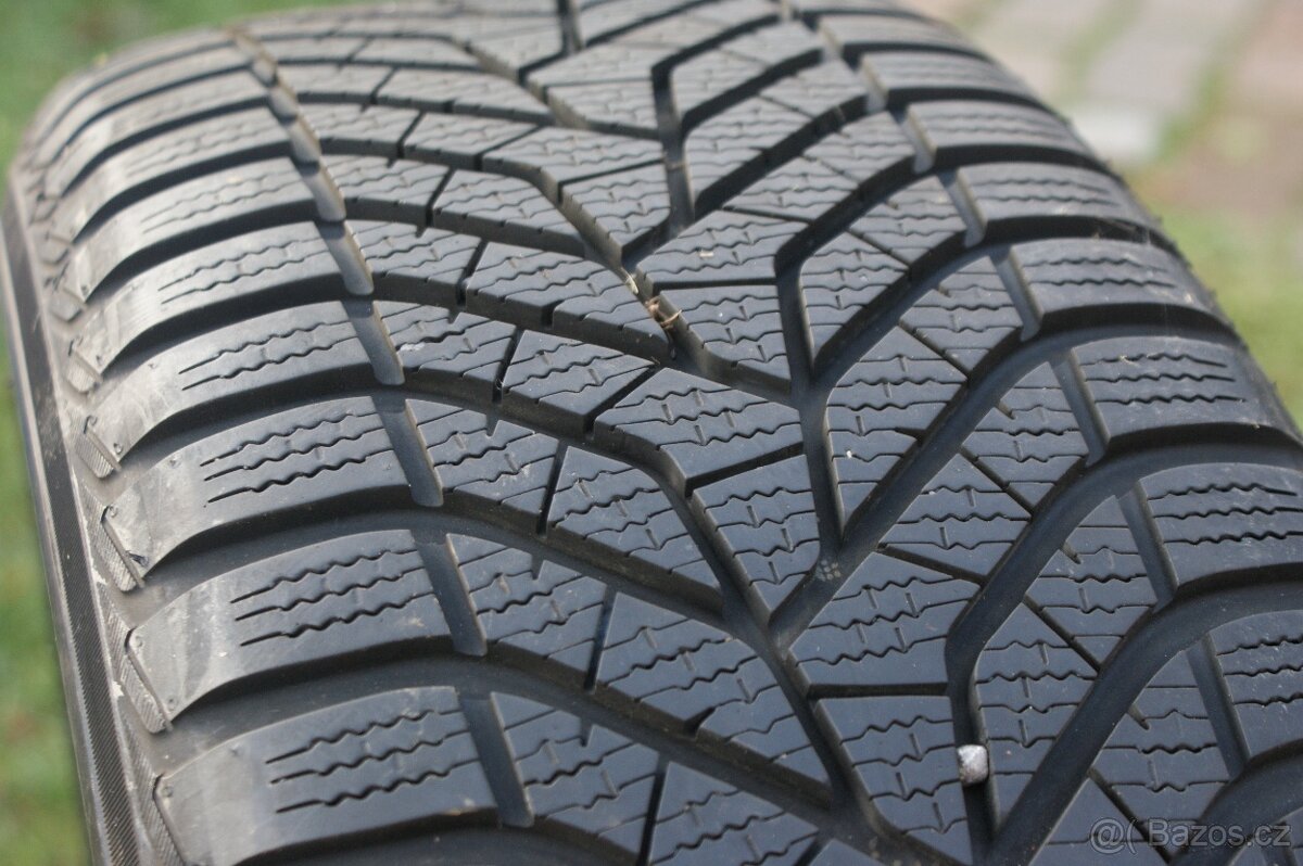 krasna cerna matna Aluett R17 VW Seat Audi Skoda zimni pneu - 6