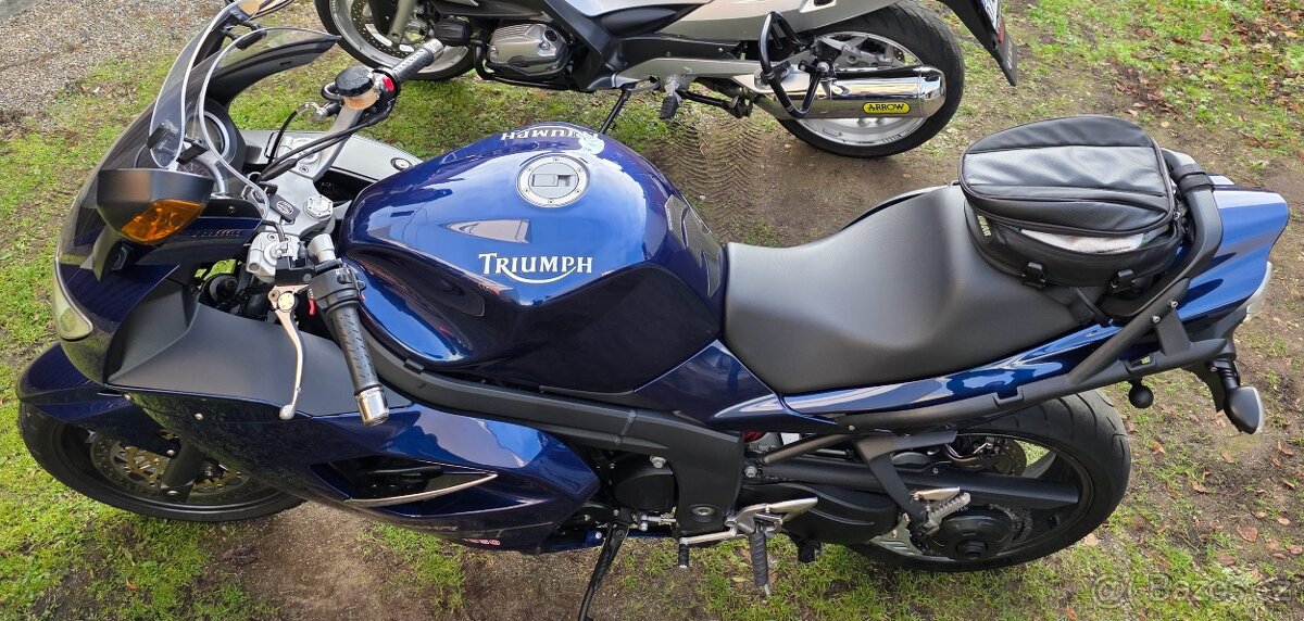Triumph sprint st 1050 - 6