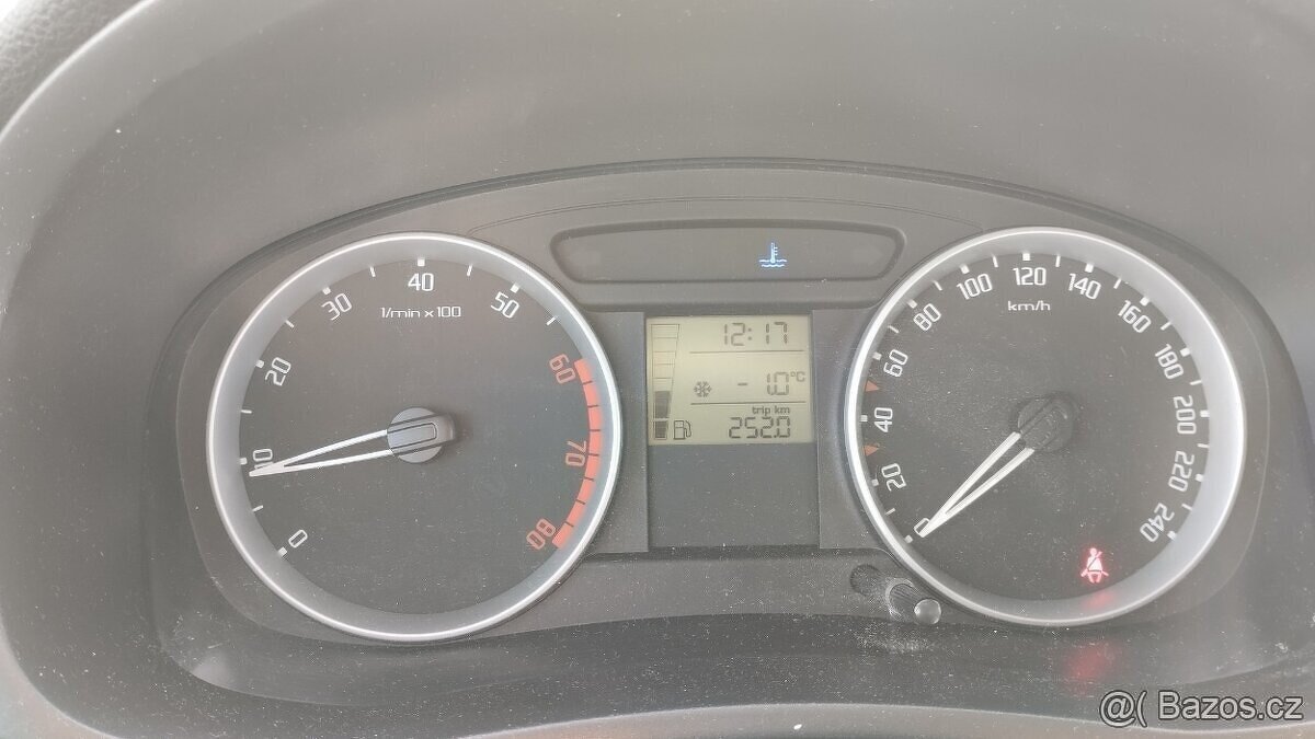 ŠKODA FABIA II 1.2 HTP, nová STK, rok výroby 2007. - 6