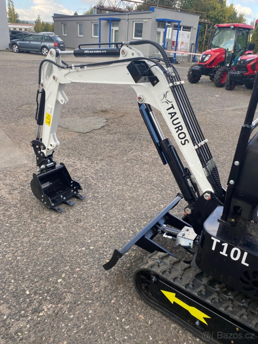 Minibagr Tauros T10 - 6