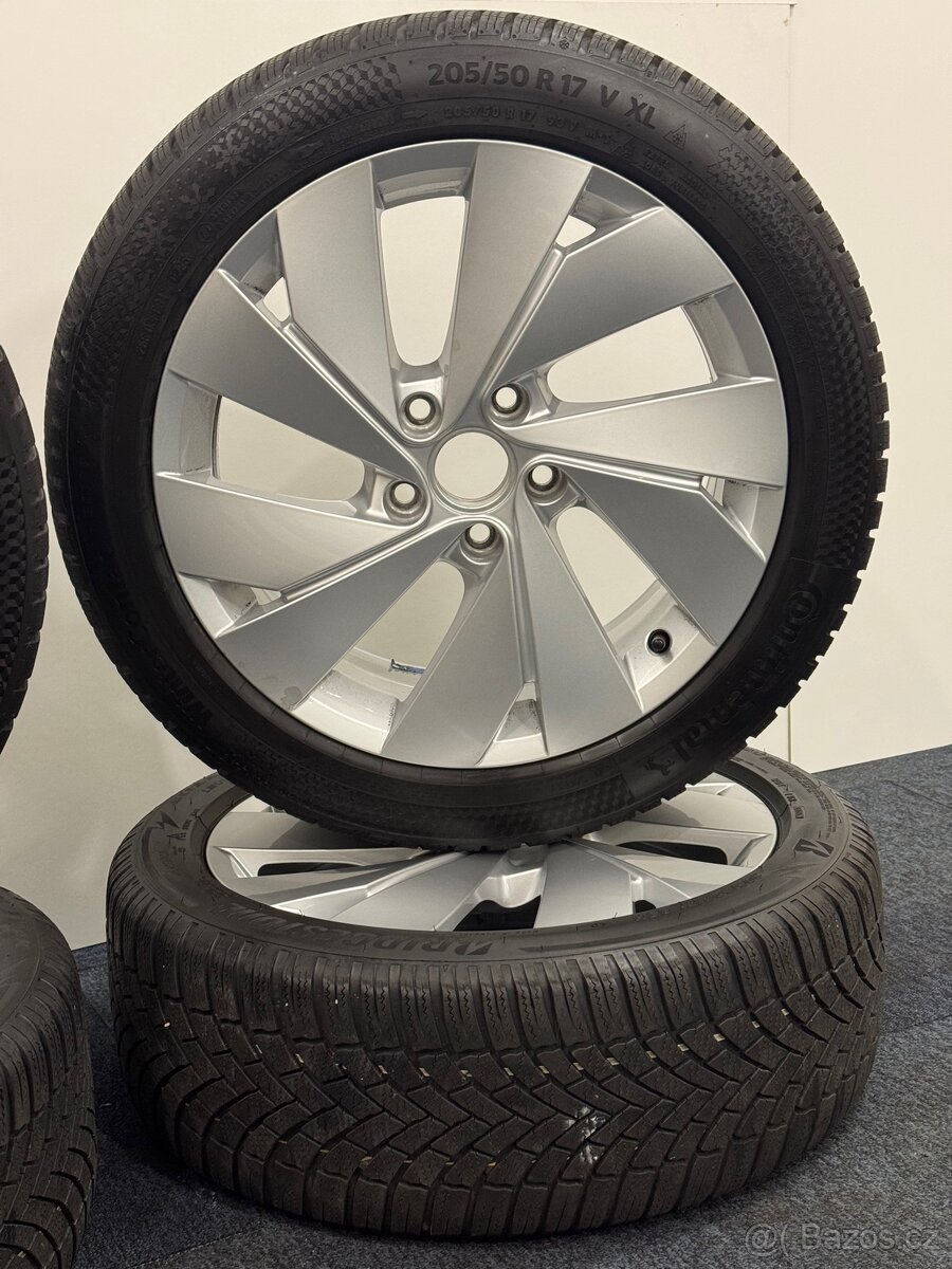 205/50 R17 zimní originální sada alu VW Golf 8 - 6